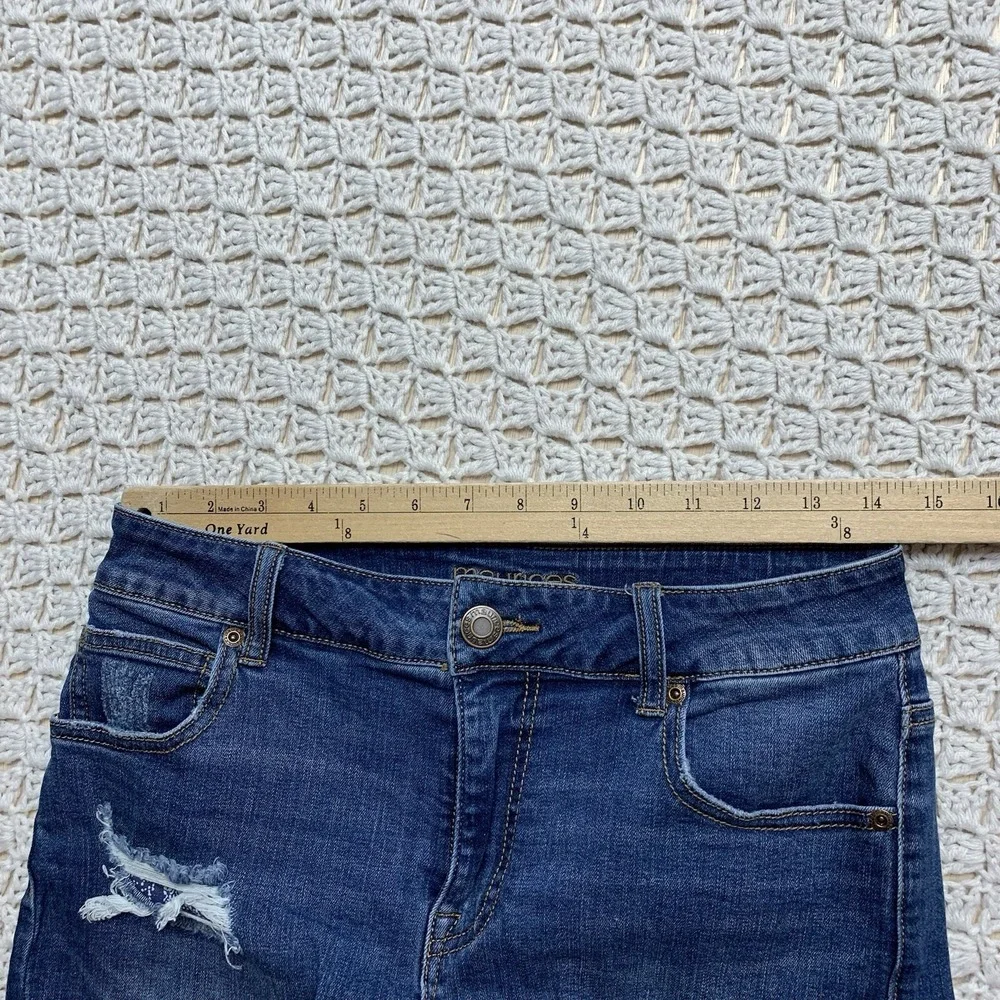 Maurices Jeans Shorts Women's Sz 6 Blue Denim   high-rise Distressed‎ Waist'28